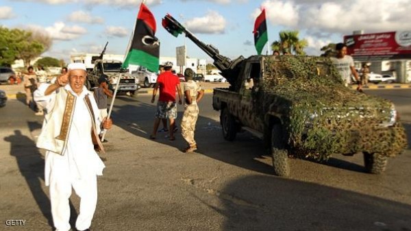 الجيش الليبي يتقدم في بنغازي ويشتبك مع داعش بدرنة