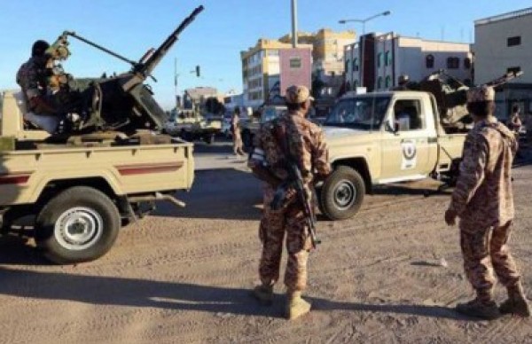 مقتل أربعة جنود ليبيين في اشتباكات جديدة مع مقاتلين إسلاميين في بنغازي