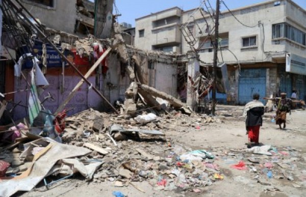 مقتل خمسة مدنيين واصابة ثلاثة آخرين في قصف حوثي على تعز
