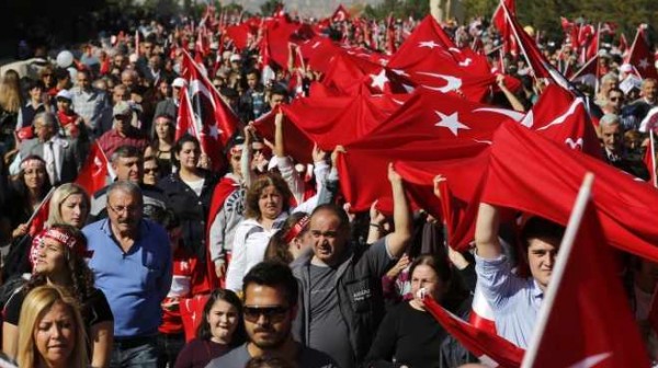 محكمة تركية تتهم صحفيين بأن لهم صلات بالعنف