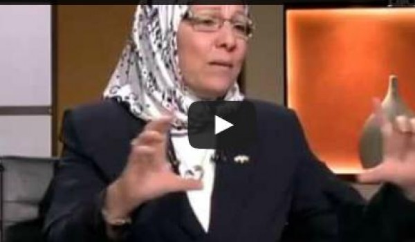 ملوخية وزيرة القوى العامله تضعها فى مأزق ... فيديو