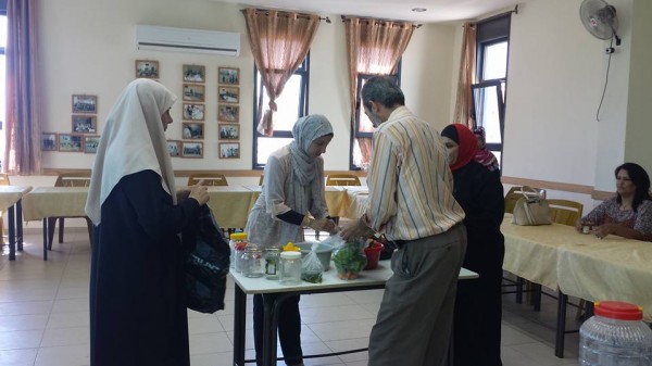 مفوضية رام الله ومديرية الزراعة تفتتحان دورة تصنيع غذائي في جمعية اللد الوطنية
