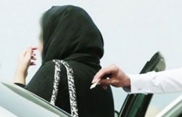 سعودية تتهم مديرها بالتحرش بها… وجهات مسؤولة تتجاهلها