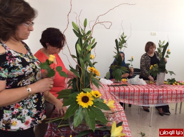 مركز أركان يحتفل باختتام دورة تنسيق الزهور
