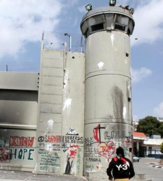 أضرار بإطلاق نار باتجاه برج عسكري للاحتلال قرب القدس