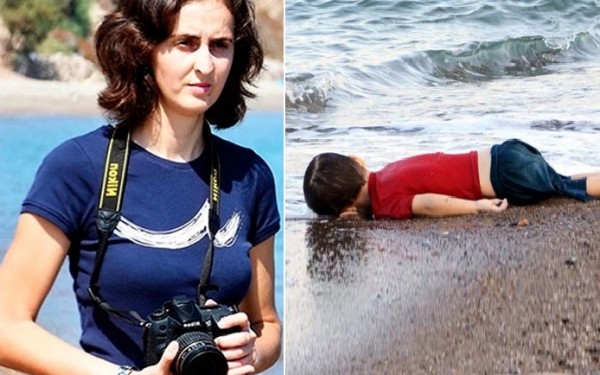 العالم يودع "الطفل الغريق" مع أمه وأخيه بمقبرة كوباني