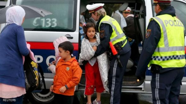 وصول ألفي لاجئ إلى حدود النمسا من هنغاريا