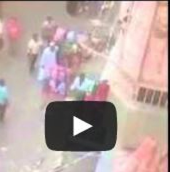 مصر - تداول فيديو لـ «شرطي» يضرب فتاة بـ «الشلوت» في حدائق القبة