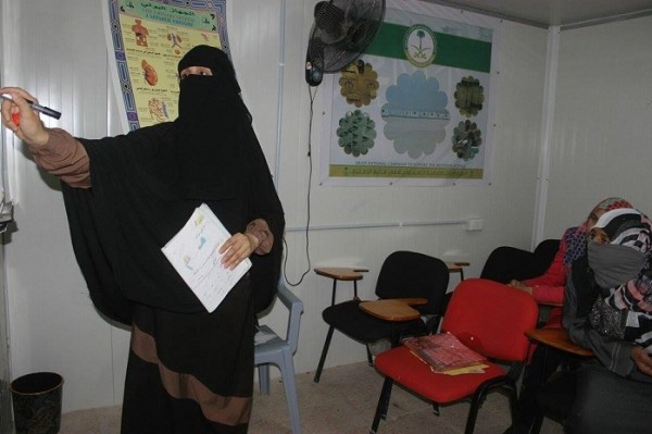 الحملة الوطنية السعودية تطلق مشروعاً جديداً لمحو الامية في الزعتري
