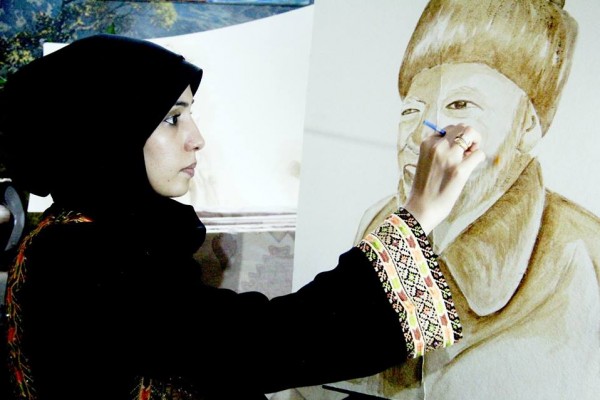 عشقها للقهوة دفعها لاختراع فن تشكيلي جديد:"سلوى" ترسم بالقهوة وتكشف آخر إنجازاتها ..صور وفيديو