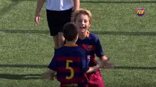 فيديو: هدف خرافي من فتى مدرسة لاماسيا
