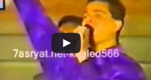 فيديو نادر .. عمرو دياب يتعرض لموقف محرج على المسرح