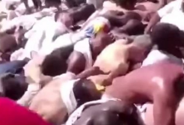 بالفيديو: لحظة سقوط الحجاج في جسر الجمرات بمشعر "منى"
