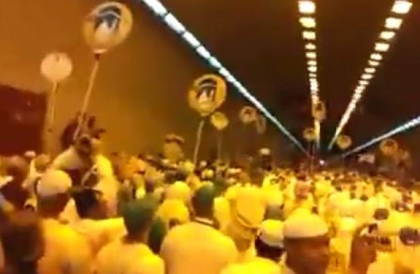 فيديو صادم.. ماذا يفعل شيعة ايران في الحج بالسعودية؟!