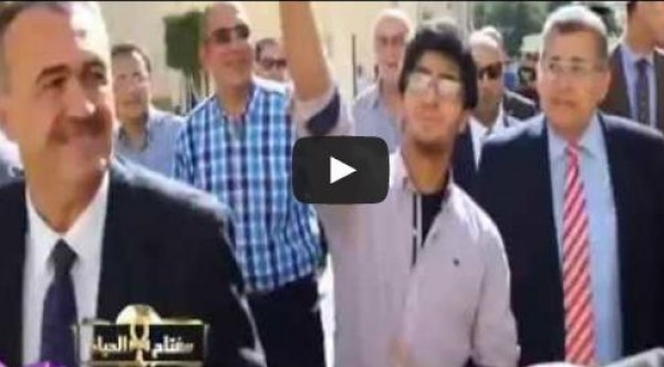 مذيعة «الحياة» تنتقد «سيلفي» وزيرالتعليم العالى .. فيديو