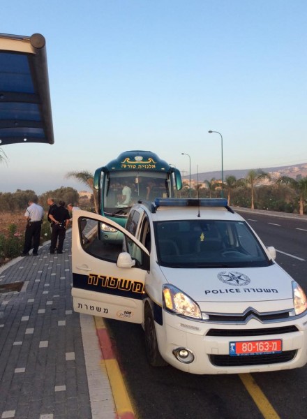 للأسبوع الثاني: الشرطة الاسرائيلية تعترض حافلات البيارق المتجه إلى الأقصى