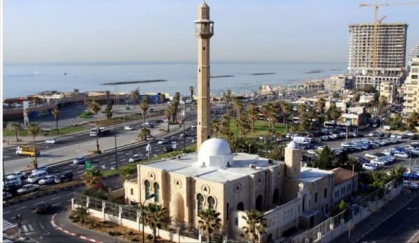 مستوطنون يعتدون على مسجد "حسن بيك" في يافا