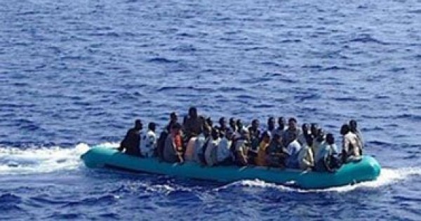 انقاذ 115 مهاجرًا مغربيًا قبالة السواحل الأسبانية