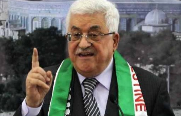 بالفيديو : أهالي الأسرى بغزة يرفعون علم فلسطين ويبايعون الرئيس محمود عباس