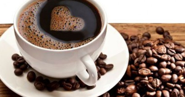 انتبه.. القهوة ترفع خطر إصابتك بهشاشة العظام وتجاعيد البشرة
