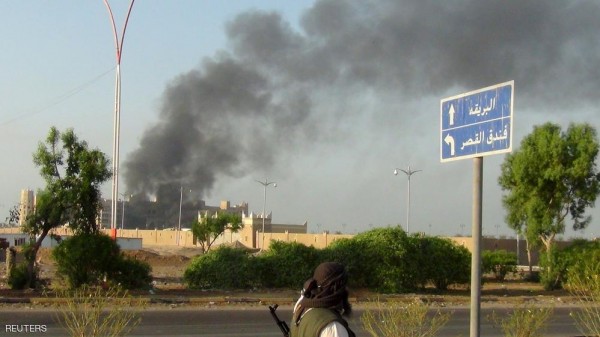 اجتماع طارئ للحكومة اليمنية لبحث قصف "القصر"