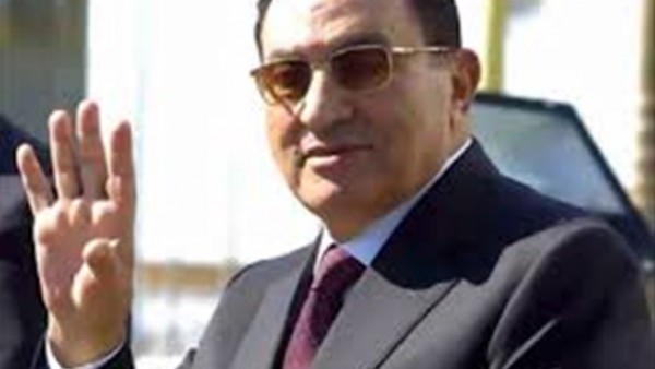 بالفيديو.. عزمي مجاهد لـ"مبارك": "أنت قائد وبطل ومحدش هيقدر يزيف التاريخ"