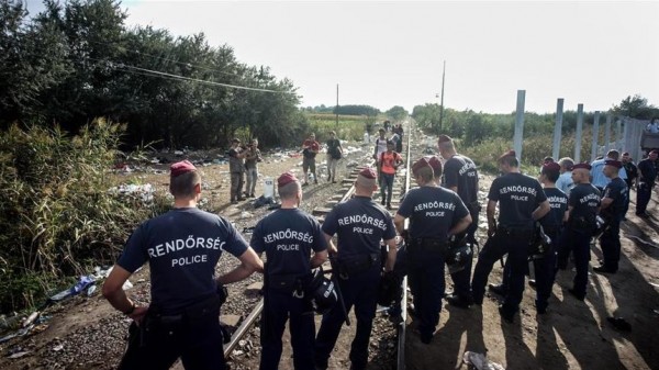 رئيس وزراء التشيك: سنرسل المزيد من الجنود لحماية حدود شنجن المجرية