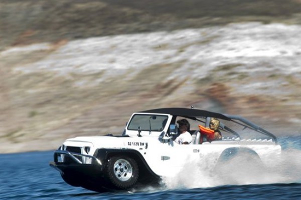 السيارات العائمة لأول مرة فى بحيرة لاس فيجاس