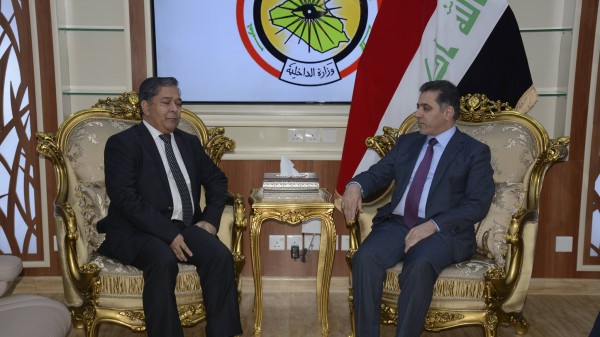 وزير الداخلية العراقي يبحث مع السفير بنغلاديش عددا من القضايا