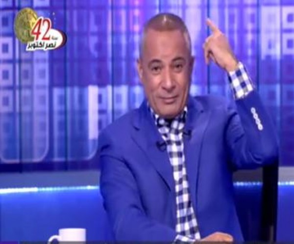 فيديو فضيحة .. إعلامي مصري يعرض فيديو لعبة على أنها غارات روسية بسوريا