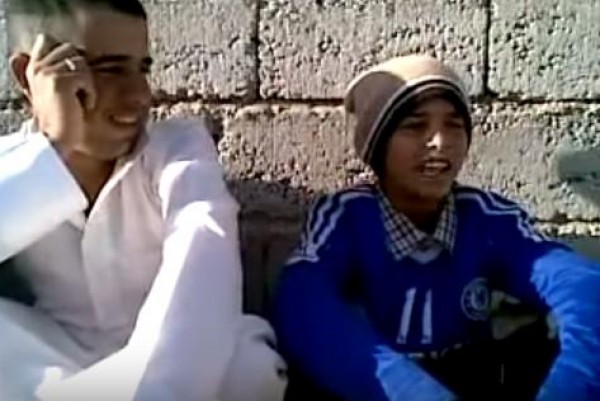 طفل عراقي يغني بصوت أكثر من رائع