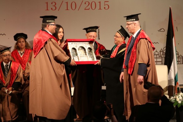 جامعة القدس تمنح الرئيس الهندي شهادة الدكتوارة الفخرية