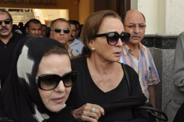 شاهد.. تفاصيل محاولة نجلاء فتحي الانتحار بسبب ابنتها