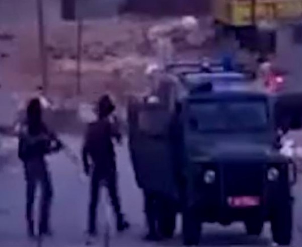 شجار بين جنديين إسرائيليين خلال المواجهات مع الشبان الفلسطينيين