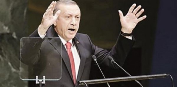 صحفي يحرج أردوغان: شعبك يراك "ديكتاتور مخيف"
