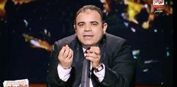 إعلامي لمدير تحرير برنامجه علي الهواء...انت فاشل