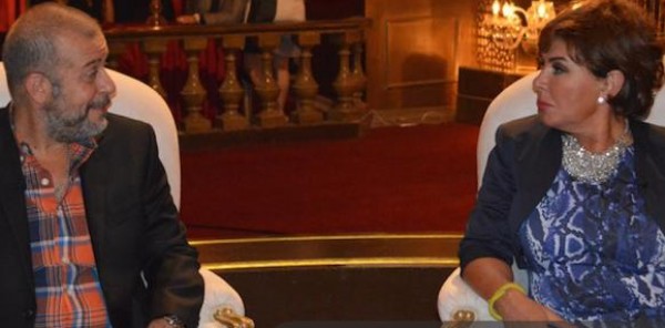 "نجوى إبراهيم" تتحدى "شريف منير" في عزف الدرامز