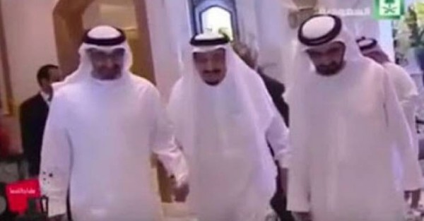 رد فعل مرعب من حارس الملك سلمان عندما شاهد شخص يمسك عصا