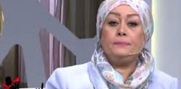 رد فعل هالة فاخر بعد طلب من أحد المتصلات على الهواء