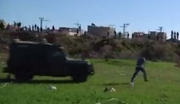 التنكيل بشاب واعتقاله بعد محاوله دهسه من قبل دوريات الإحتلال في أراضي خضوري غرب طولكرم