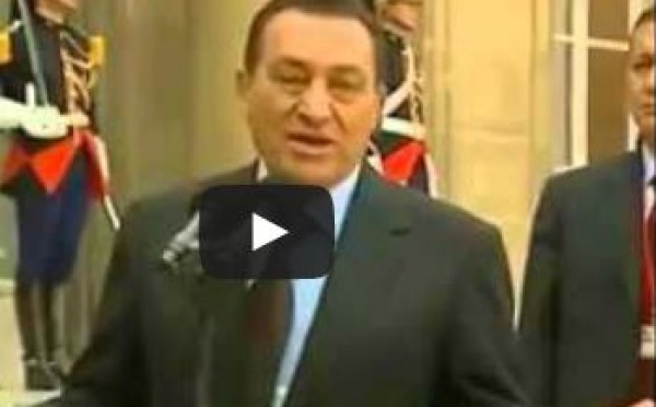 مبارك يحذر الفرنسيين من هجمات إرهابية محتملة