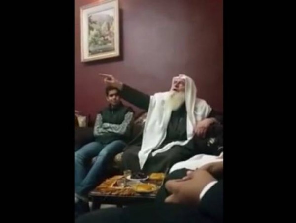 فيديو| سعوديون يزورون استاذهم الأردني بعد 33 عاماُ