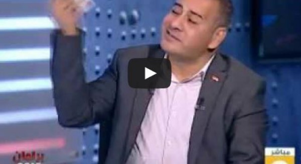 القرموطي يسخر من الرشاوى الإنتخابية: بيلعبوا بالفلوس