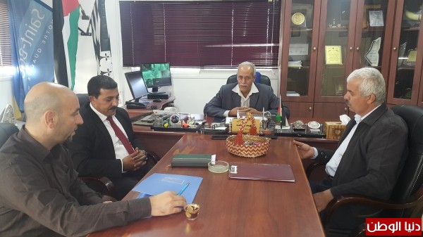 مدير الحكم المحلي في محافظة قلقيلية يقوم بجولة لبلدية كفر ثلث