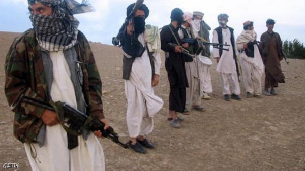 طالبان "تأسر" 13 جنديا أفغانيا