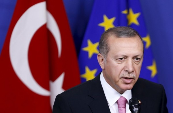 تركيا تستبعد مؤقتًا 45 ألف موظف حكومي