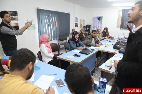 فلسطينيات تعقد تدريب متقدم في المناظرات