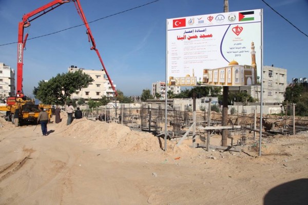 وكيل وزارة الأوقاف يتفقد أعمال البناء بمسجد حسن البنا في غزة
