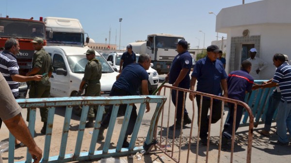تونس تغلق حدودها مع ليبيا وتراقب مواقع التواصل