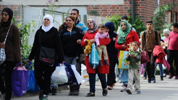 ألمانيا تطالب بسقف لدخول اللاجئين إلى أوروبا